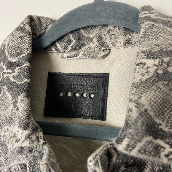 BLANK NYC • Women’s Snake Along Trucker Jacket Size Small - Picture 7 of 8